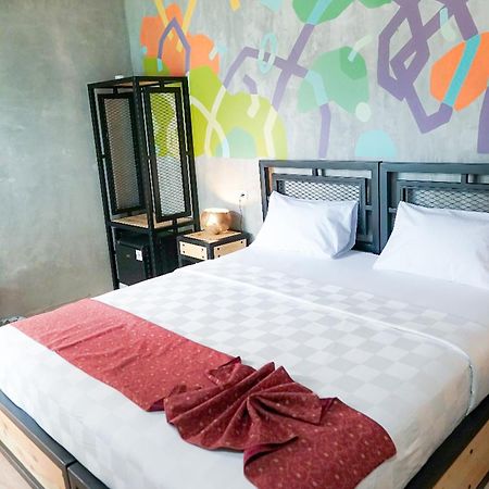 Hotel New Puri Garden Bandara Semarang Exteriör bild