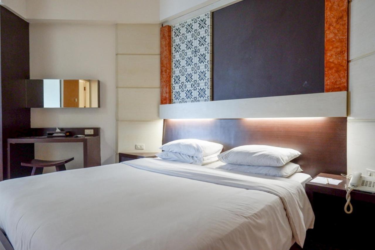 Hotel New Puri Garden Bandara Semarang Exteriör bild