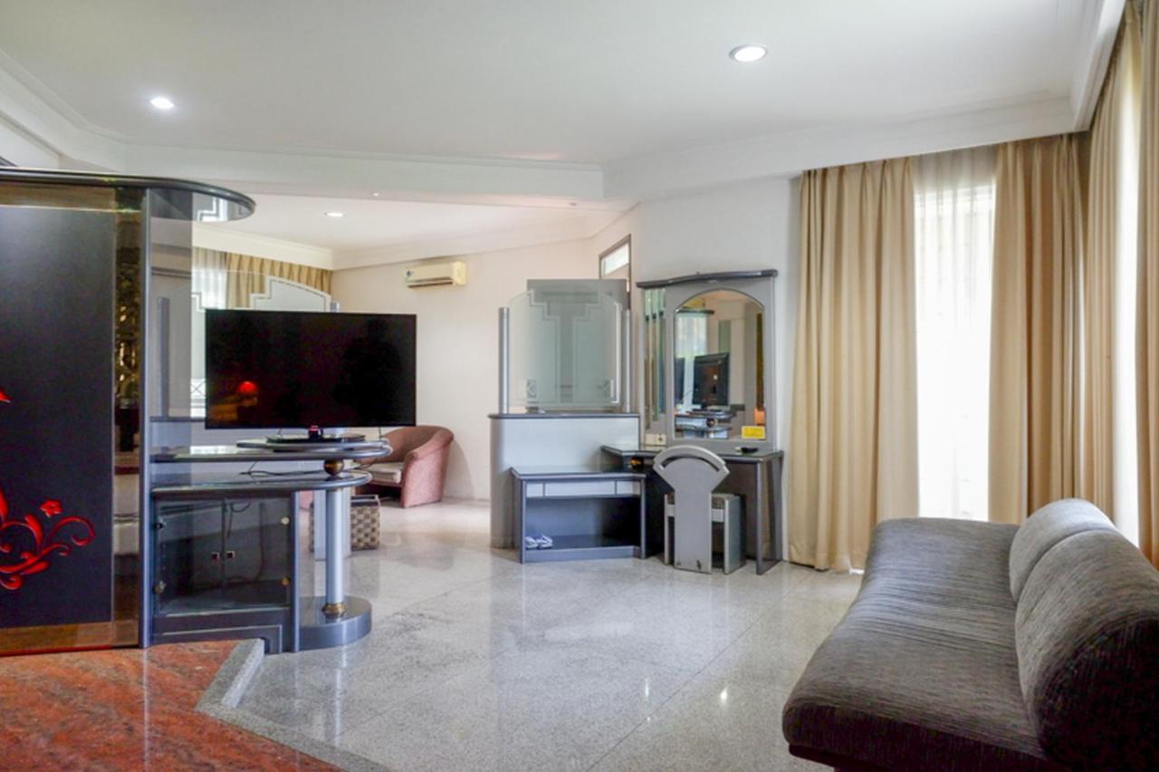 Hotel New Puri Garden Bandara Semarang Exteriör bild