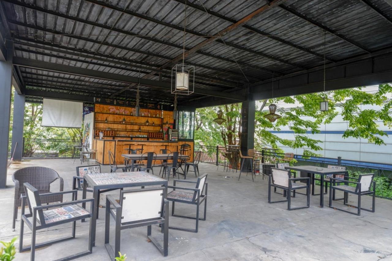 Hotel New Puri Garden Bandara Semarang Exteriör bild