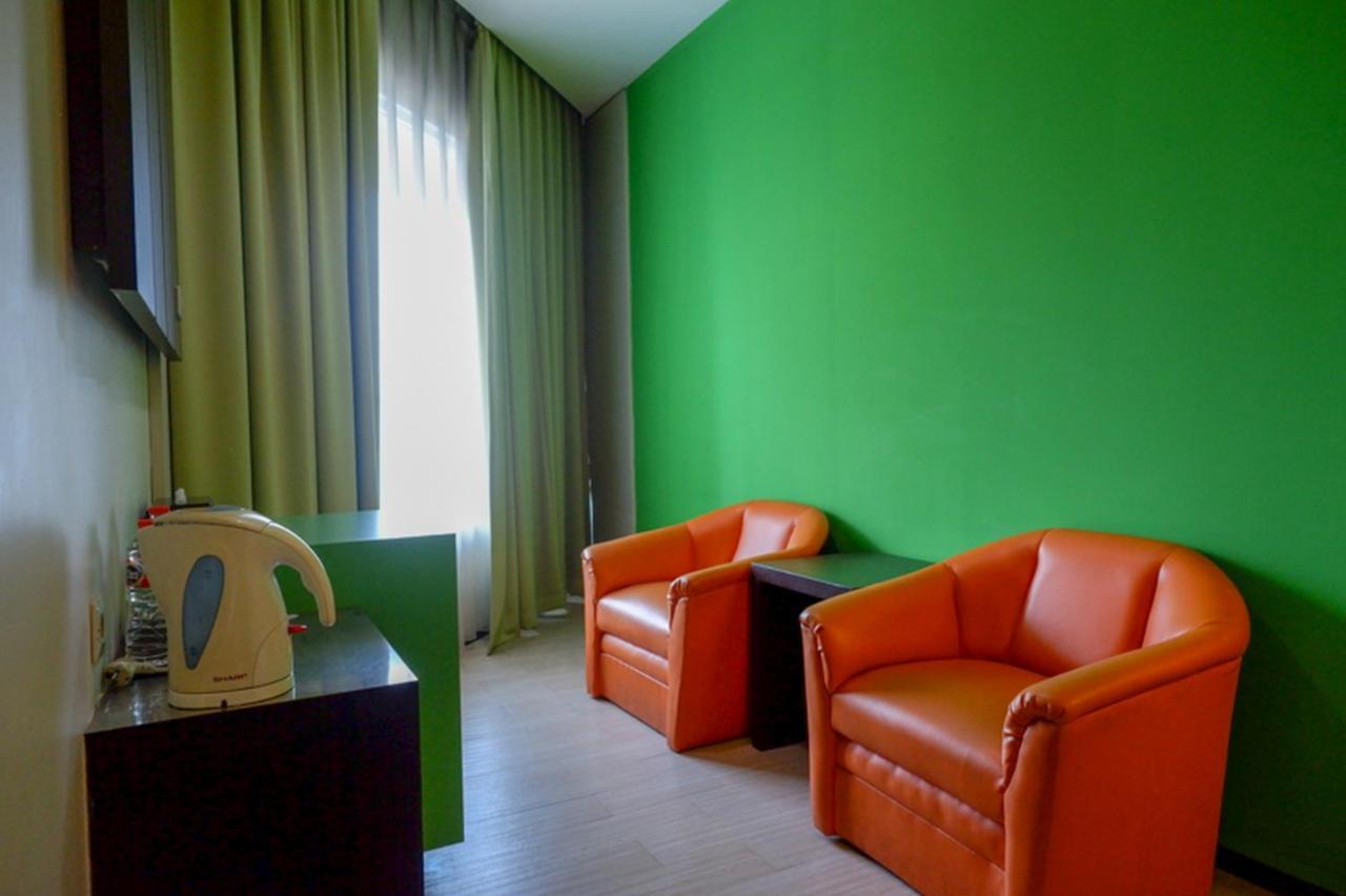Hotel New Puri Garden Bandara Semarang Exteriör bild