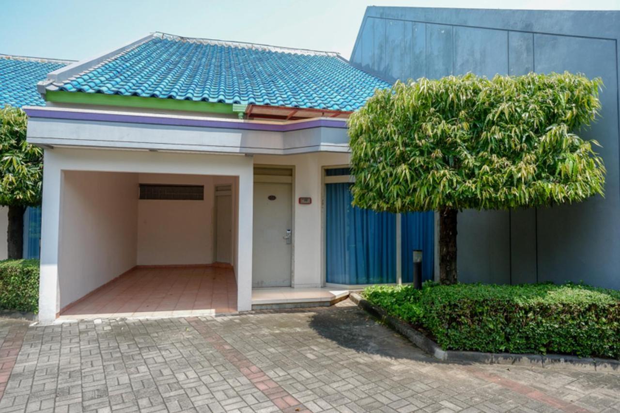 Hotel New Puri Garden Bandara Semarang Exteriör bild