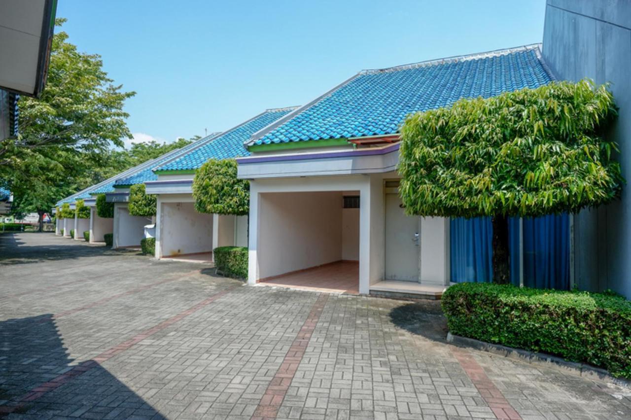 Hotel New Puri Garden Bandara Semarang Exteriör bild