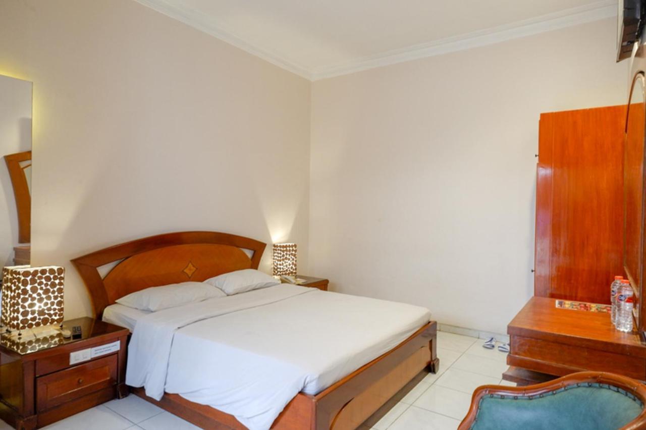 Hotel New Puri Garden Bandara Semarang Exteriör bild