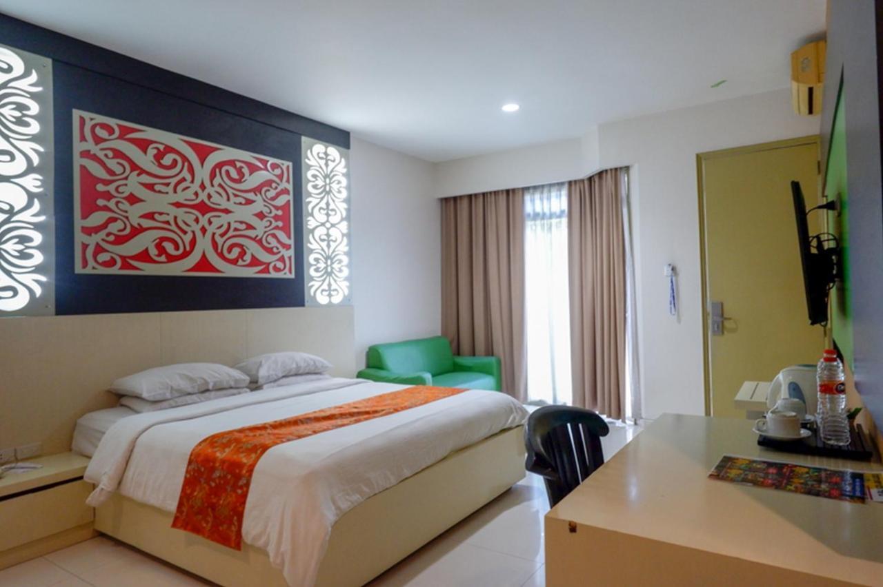 Hotel New Puri Garden Bandara Semarang Exteriör bild