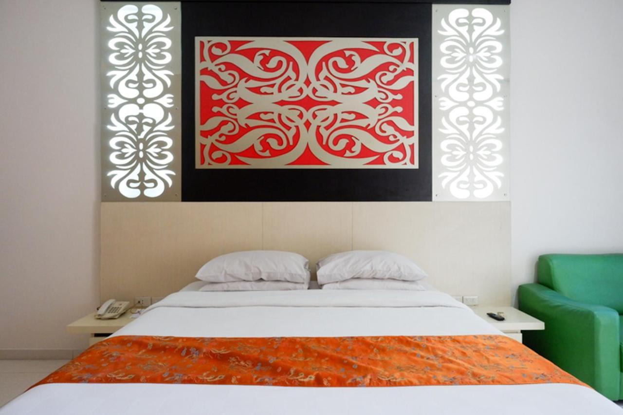 Hotel New Puri Garden Bandara Semarang Exteriör bild