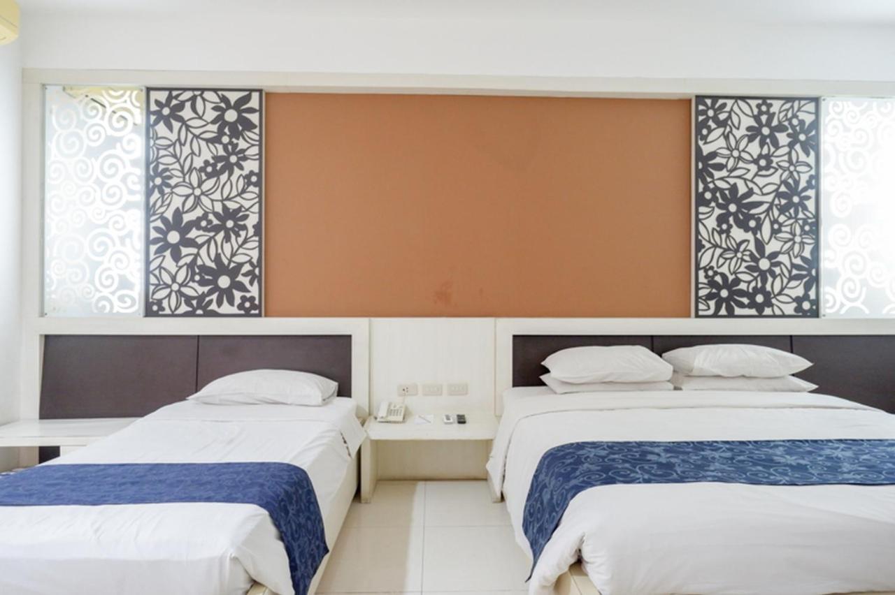 Hotel New Puri Garden Bandara Semarang Exteriör bild