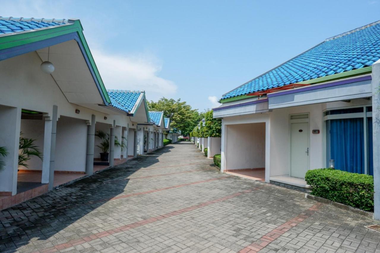 Hotel New Puri Garden Bandara Semarang Exteriör bild