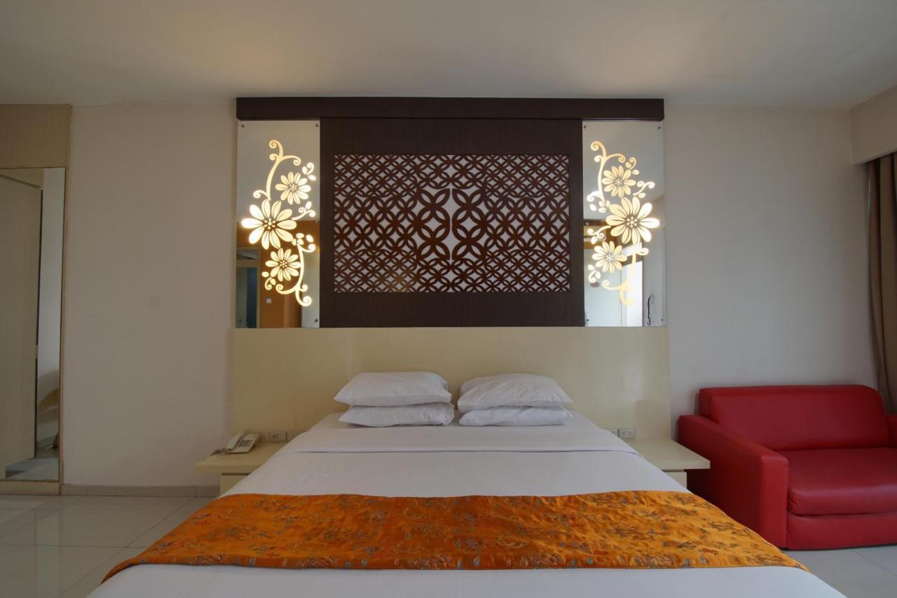 Hotel New Puri Garden Bandara Semarang Exteriör bild