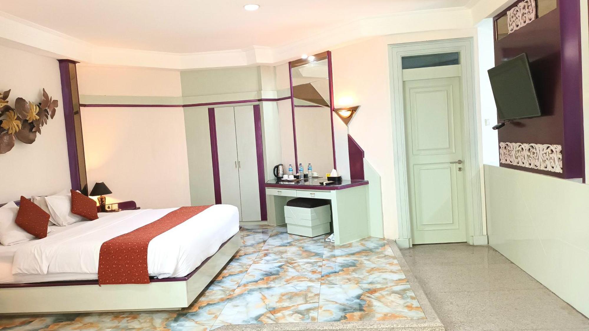 Hotel New Puri Garden Bandara Semarang Exteriör bild