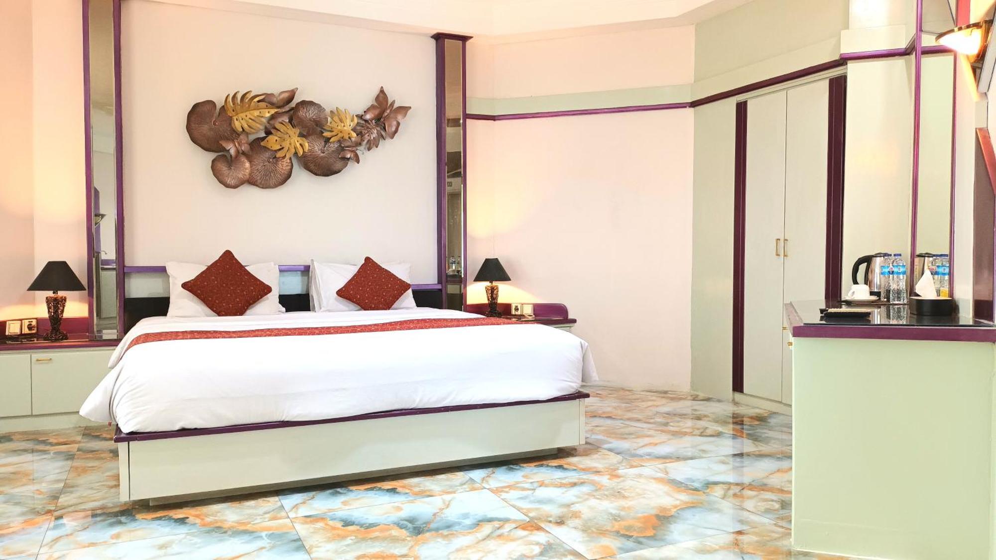 Hotel New Puri Garden Bandara Semarang Exteriör bild