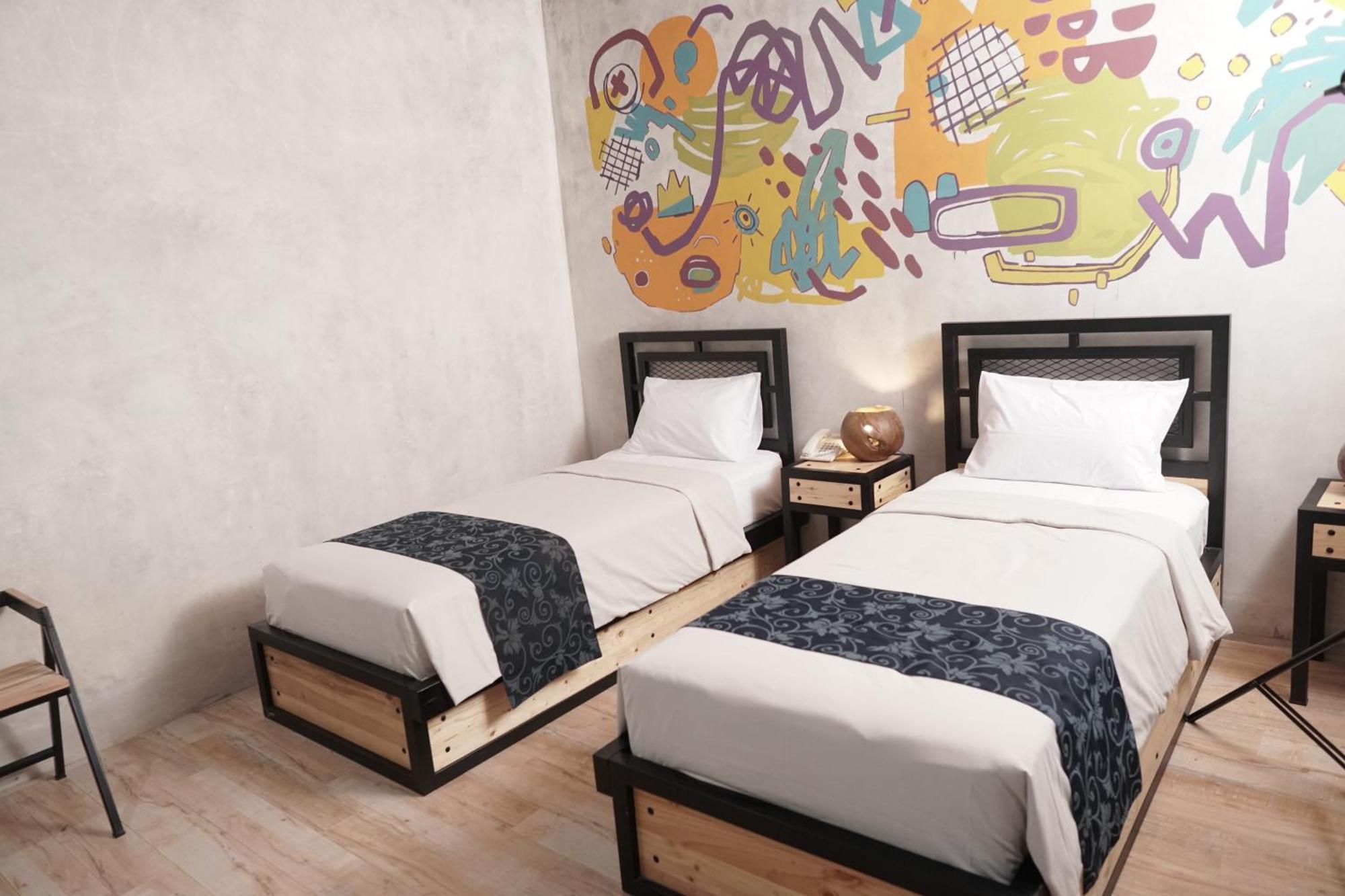 Hotel New Puri Garden Bandara Semarang Exteriör bild