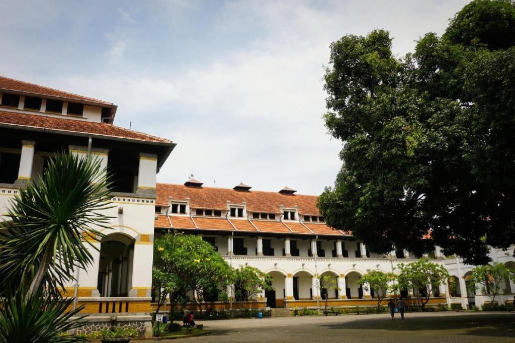 Hotel New Puri Garden Bandara Semarang Exteriör bild